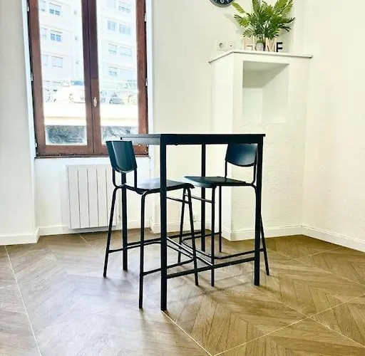 Tres Grand Studio A Deux Pas De La Place De Jaude Puits Artesien
